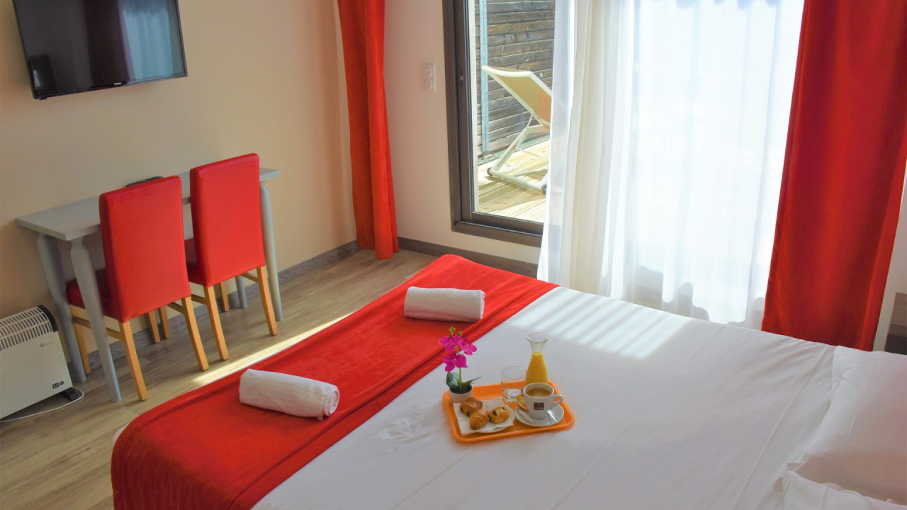 Adonis Hotels